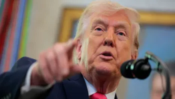 ترامب يتوعد إيران بـ"فتح أبواب الجحيم" إن لم تبرم اتفاقا