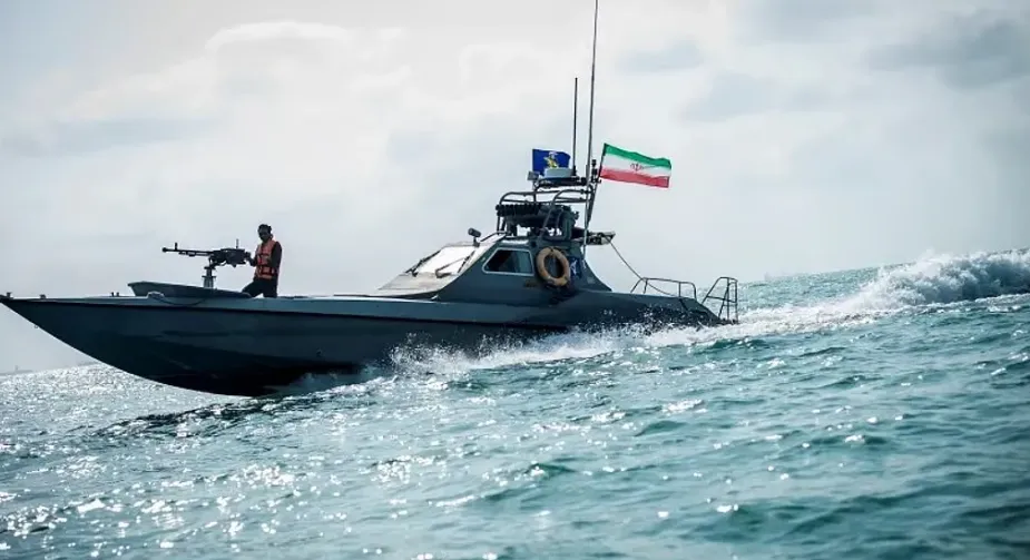 «سي إن إن»: إيران كثفت وجودها العسكري في جزيرة خارك تحسبا لهجوم أمريكي محتمل