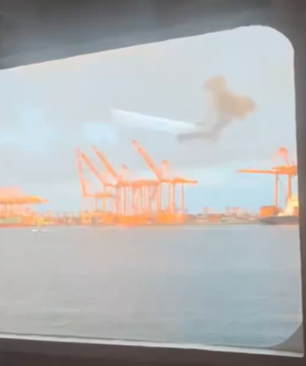 عُمان: إصابة شخص بهجوم بمسّيرتين على ميناء صلالة