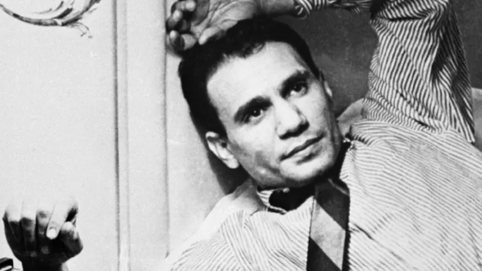 بسبب فيديو.. أسرة عبد الحليم حافظ تقاضي طبيباً مصرياً