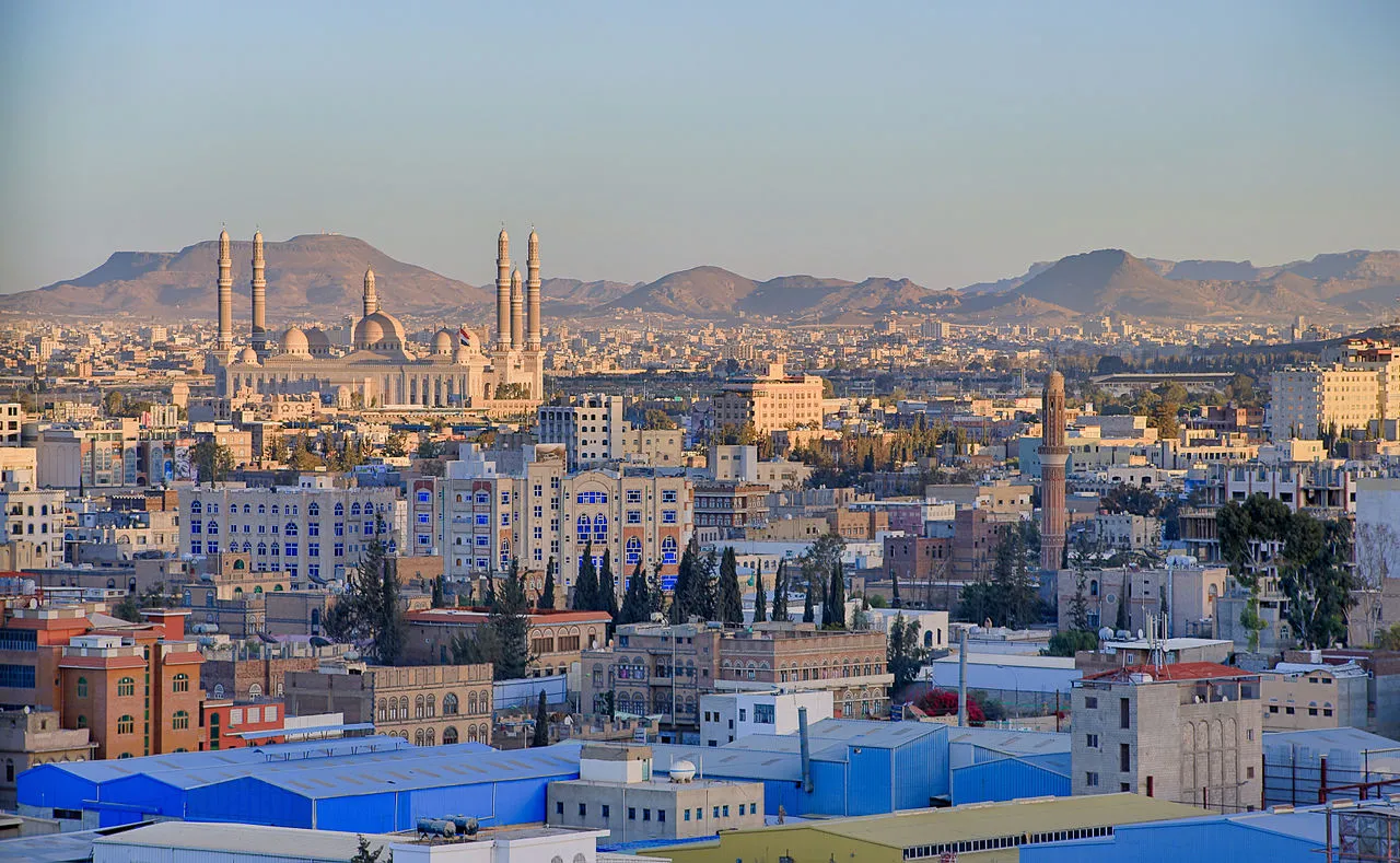 فيديو: سكان حي البلبلي بصنعاء يناشدون السلطات عدم السماح بانتهاك حرمات منازلهم فيديو: سكان حي البلبلي بصنعاء يناشدون السلطات عدم السماح بانتهاك حرمات منازلهم