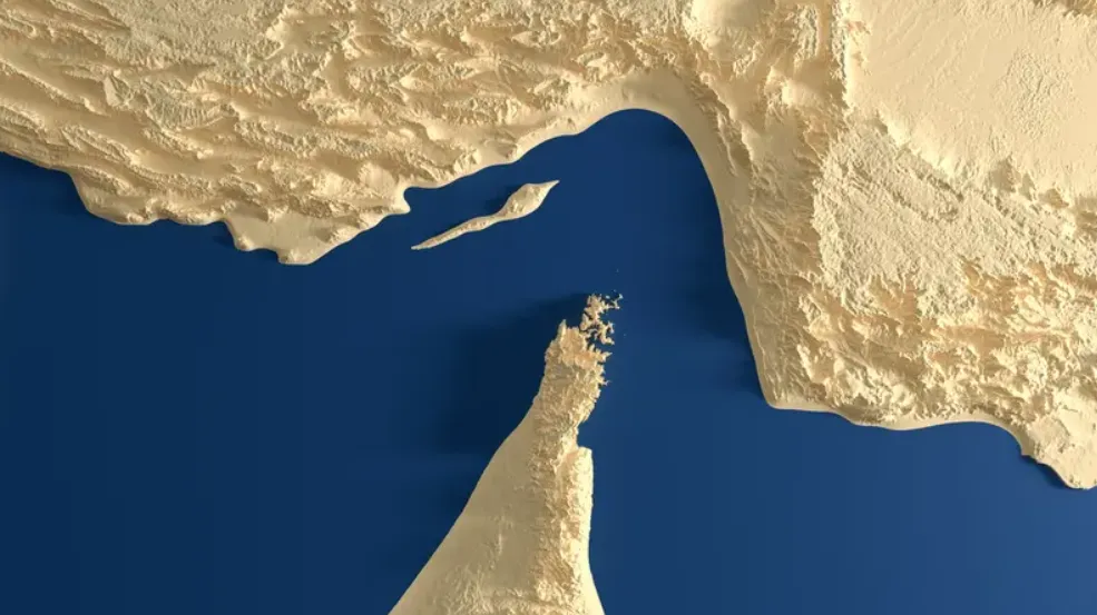 بريطانيا تحذر: رسوم المرور عبر مضيق هرمز تهدد أمن الاقتصاد العالمي