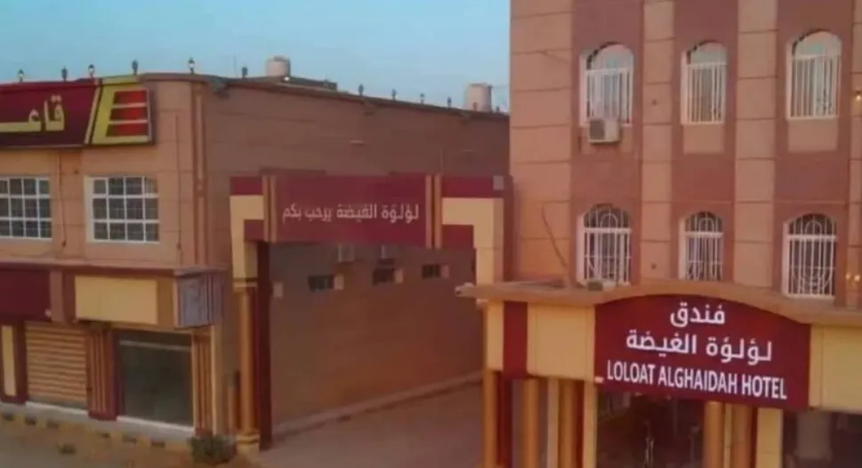 المهرة.. مقتل مواطن داخل سيارته في حادثة غامضة بالغيضة المهرة.. مقتل مواطن داخل سيارته في حادثة غامضة بالغيضة