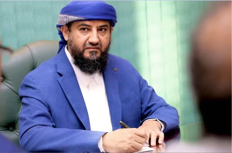 المحرمي يوجّه بتشكيل لجنة لإعادة ترتيب أوضاع “لواء بارشيد” وصرف مرتبات منتسبيه المحرمي يوجّه بتشكيل لجنة لإعادة ترتيب أوضاع “لواء بارشيد” وصرف مرتبات منتسبيه