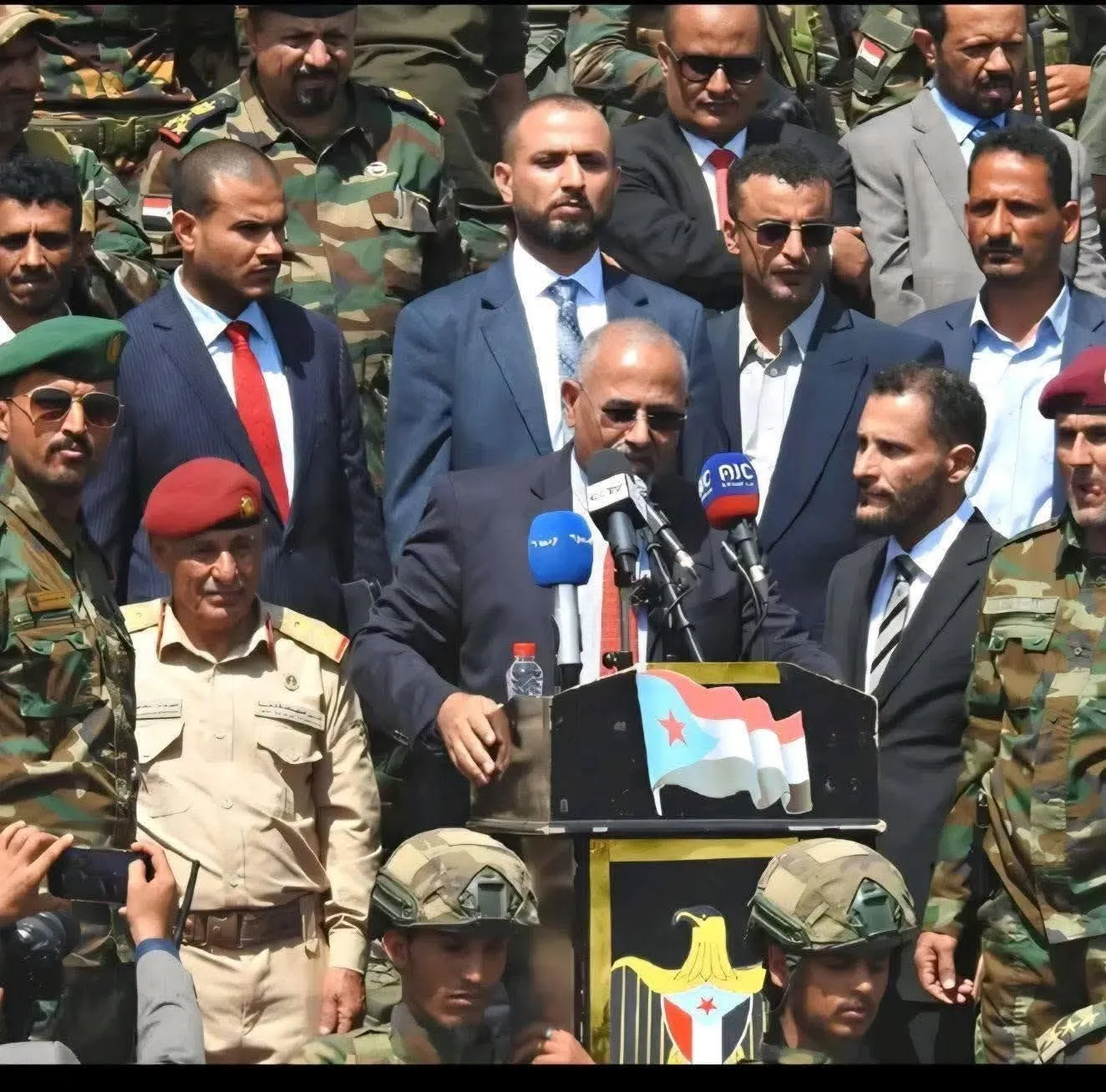صحفي جنوبي يوبخ عيدروس الزبيدي وأنصاره ويصف مشروعه بـ”الوهمي” صحفي جنوبي يوبخ عيدروس الزبيدي وأنصاره ويصف مشروعه بـ”الوهمي”
