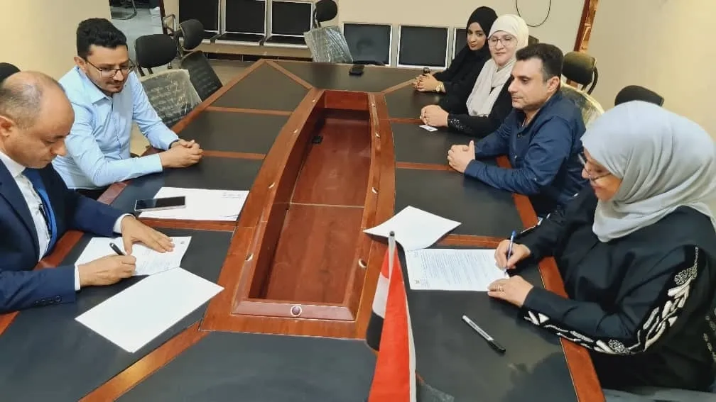 اللجنة الوطنية للمرأة وبنك الأمل للتمويل الٲصغر يوقعان مذكرة تعاون استراتيجي في عدن اللجنة الوطنية للمرأة وبنك الأمل للتمويل الٲصغر يوقعان مذكرة تعاون استراتيجي في عدن