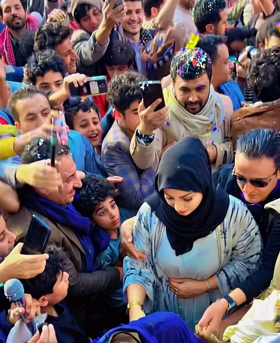حضور الفنانة أشواق علي في افتتاح تجاري يثير جدلاً واسعاً على مواقع التواصل! حضور الفنانة أشواق علي في افتتاح تجاري يثير جدلاً واسعاً على مواقع التواصل!