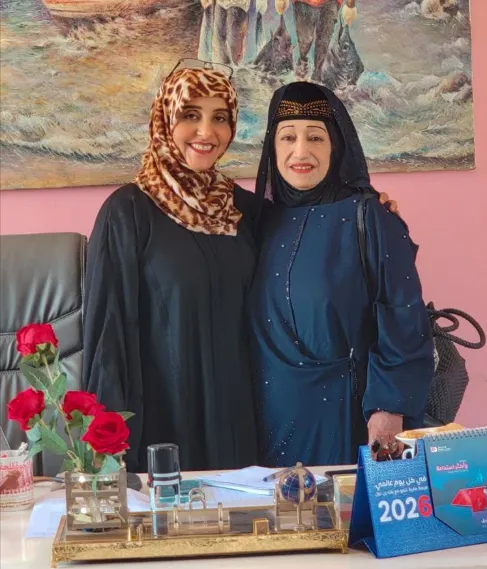 مديرة مكتب الثقافة بعدن تستقبل الفنانة أمل كعدل مديرة مكتب الثقافة بعدن تستقبل الفنانة أمل كعدل