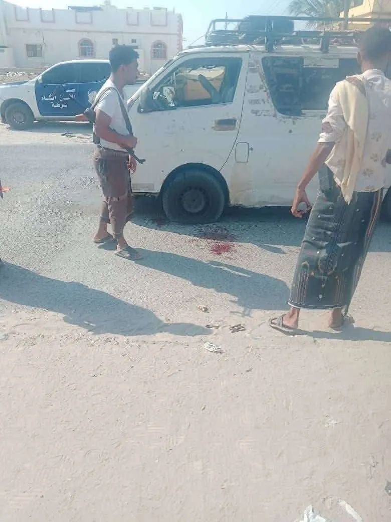 إصابة سائق سيارة لبيع القات اثر إطلاق نار في حضرموت