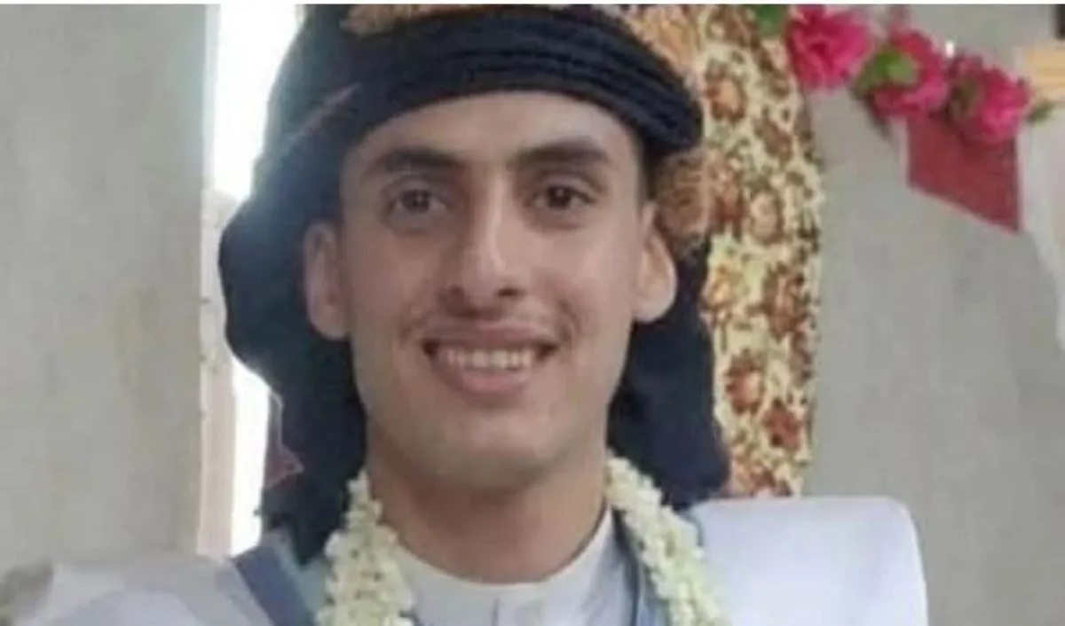 شاب يمني مغترب يشكو طرده من قبيلته ومصادرة ممتلكاته في عمران
