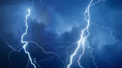 بعد أصوات البرق والرعد.. 10 نصائح من استشاري نفسي للتعامل مع خوف أطفالك