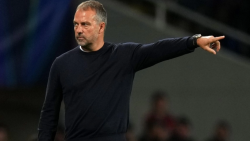 فليك يريده! برشلونة يسعى لضم مدافع من الدوري الإنجليزي الممتاز