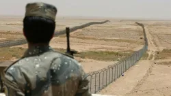 السعودية تعلن ضبط 525 يمنياً أثناء محاولتهم التسلل عبر الحدود خلال أسبوع